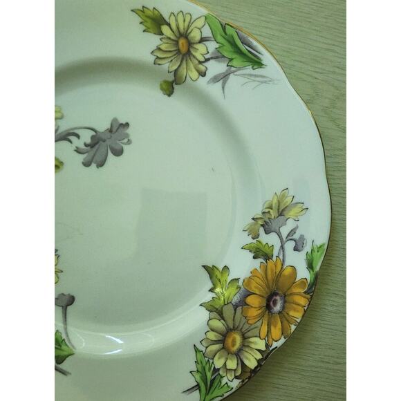 PLATES-SALAD/DESSERT-ROYAL ALBERT-Flower of the Month-No. 4 Daisy-Replacement - Picture 4 of 8
